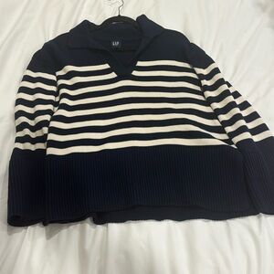 GAP Striped V-Neck Sweater in Navy and Cream